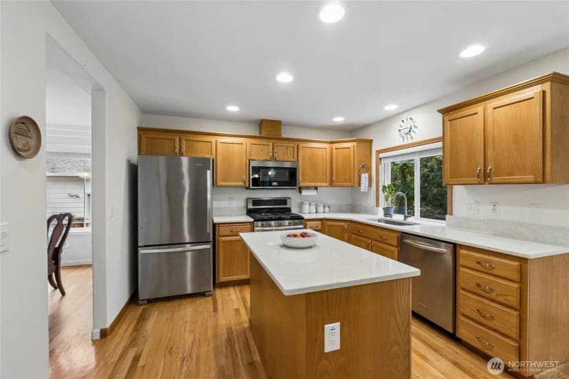Property photo for 5718 Hillpointe Circle, Lynnwood photo 8