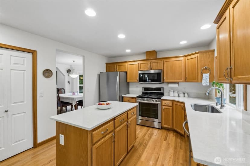 Property photo for 5718 Hillpointe Circle, Lynnwood photo 9
