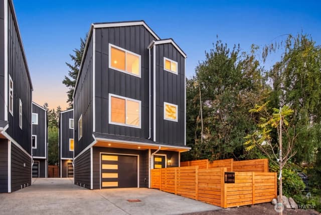 Property photo for 13321 Third Avenue Ne #d, Seattle photo 2