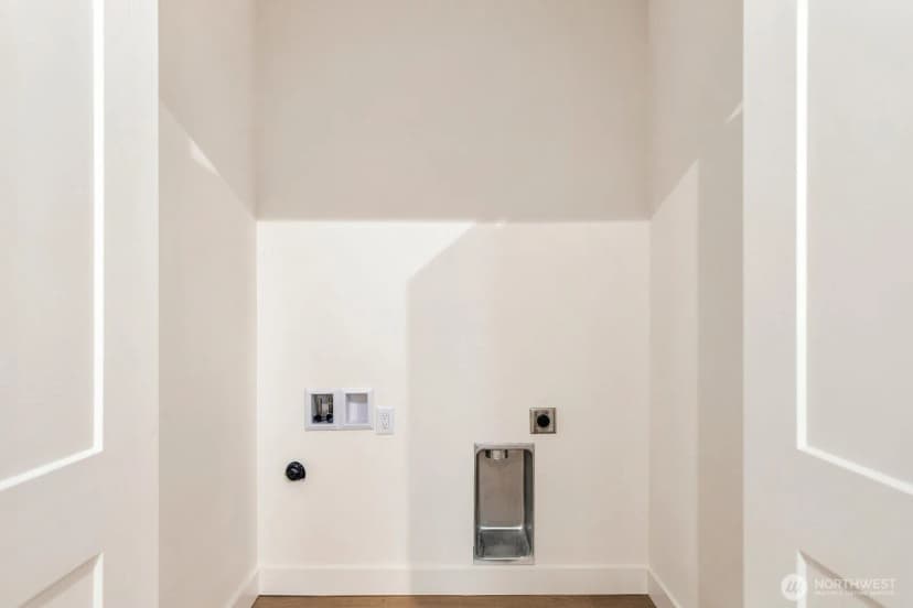 Property photo for 13321 Third Avenue Ne #d, Seattle photo 24