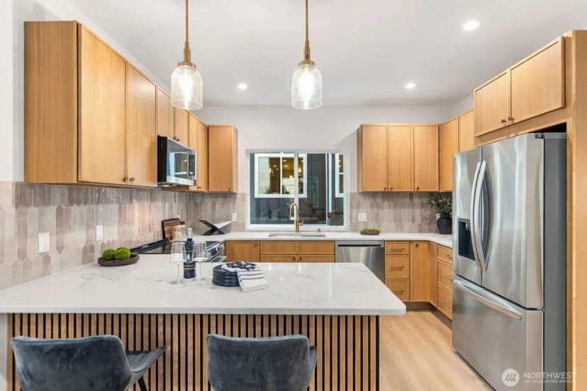 Property photo for 13321 Third Avenue Ne #d, Seattle photo 17