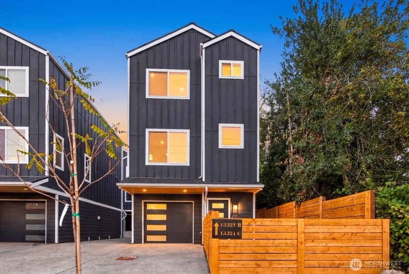 Property photo for 13321 Third Avenue Ne #d, Seattle
