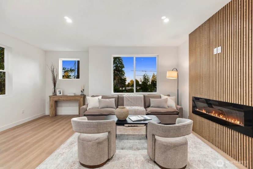 Property photo for 13321 Third Avenue Ne #d, Seattle photo 9