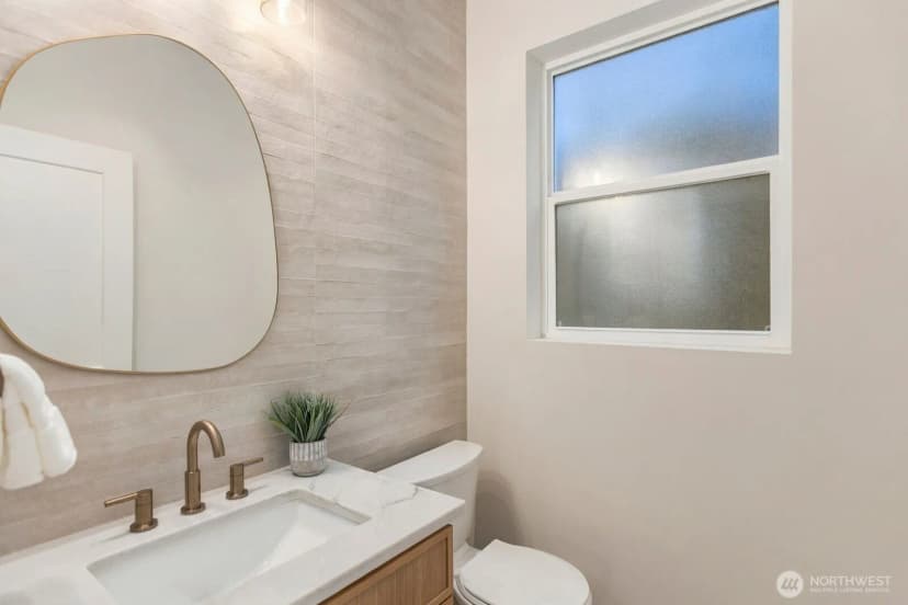 Property photo for 13321 Third Avenue Ne #d, Seattle photo 20
