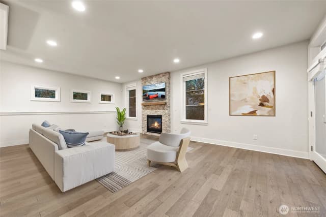 Property photo for 1711 4th St, Kirkland photo 3