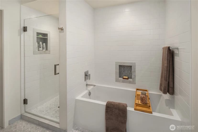 Property photo for 9411 Ne 14th Street, Clyde Hill photo 27