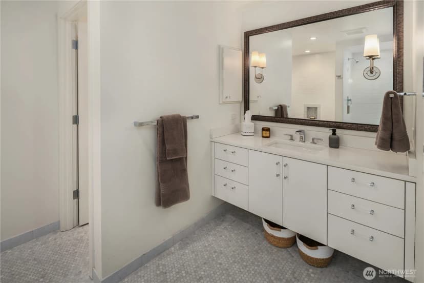 Property photo for 9411 Ne 14th Street, Clyde Hill photo 28