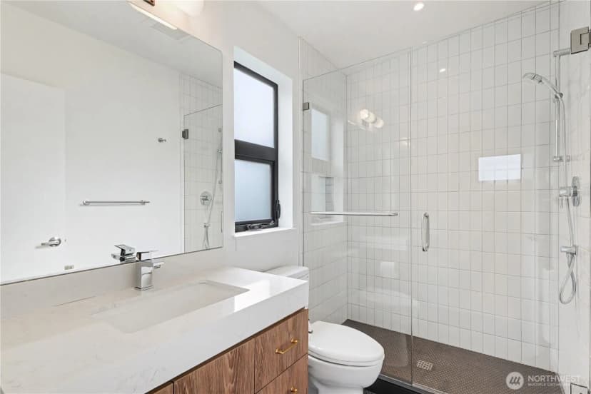 Property photo for 2609 31st Avenue W #a, Seattle photo 23