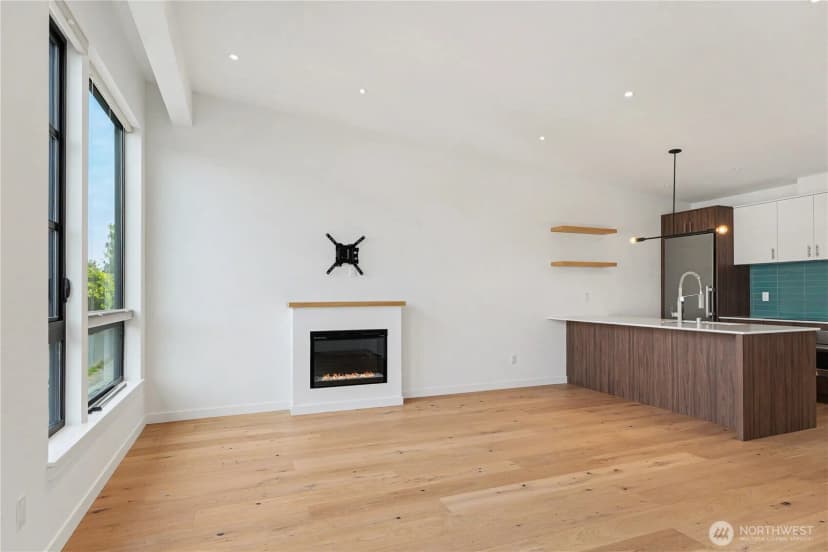 Property photo for 2609 31st Avenue W #a, Seattle photo 6