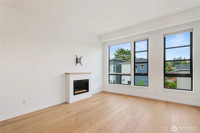 Property photo for 2609 31st Avenue W #a, Seattle photo 8