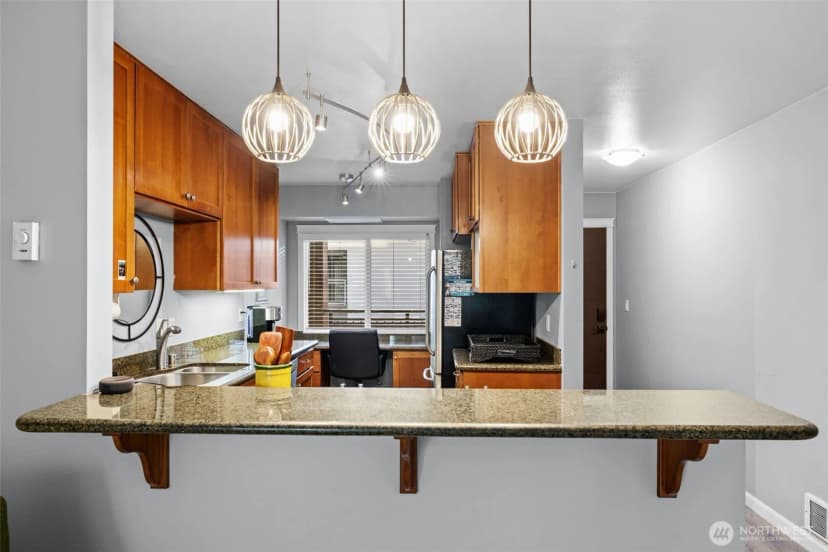 Property photo for 130 105th Avenue Se #219, Bellevue photo 6