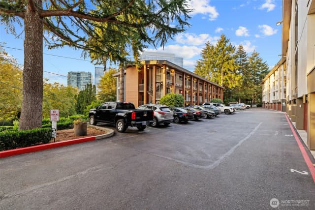 Property photo for 130 105th Avenue Se #219, Bellevue photo 2