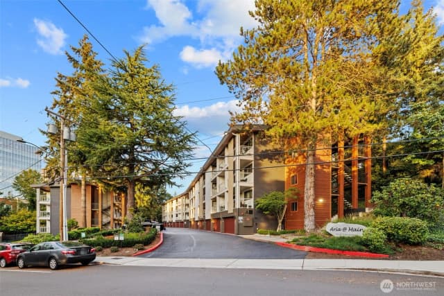 Property photo for 130 105th Avenue Se #219, Bellevue photo 3