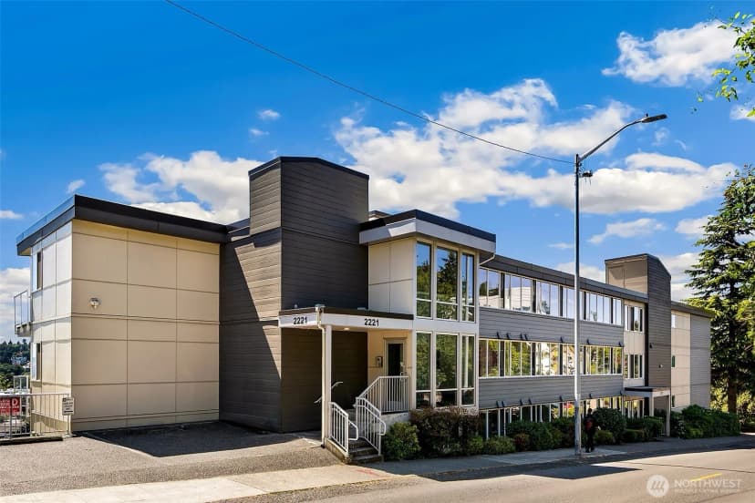 Property photo for 2221 Gilman Drive W #303, Seattle photo 2