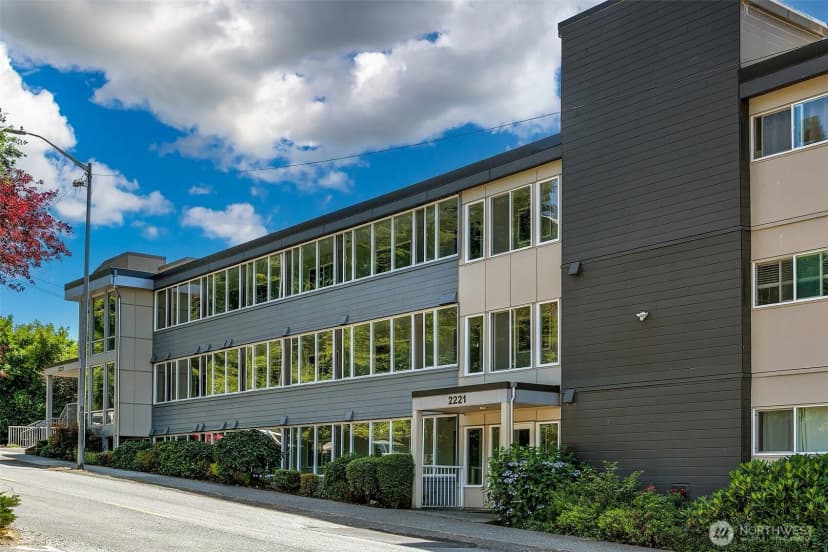 Property photo for 2221 Gilman Drive W #303, Seattle photo 24