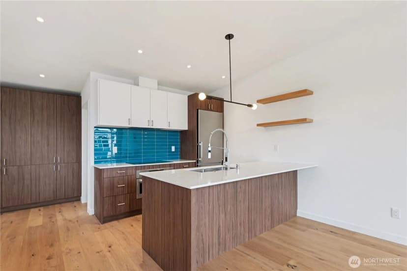 Property photo for 2609 31st Avenue W #b, Seattle photo 14