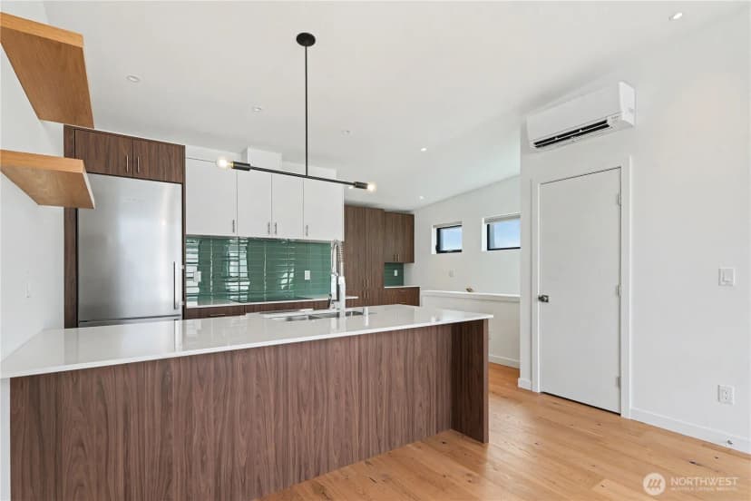 Property photo for 2609 31st Avenue W #b, Seattle photo 13