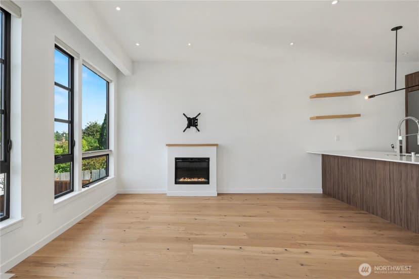 Property photo for 2609 31st Avenue W #b, Seattle photo 7