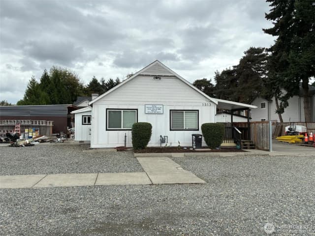 Property photo for 1513 Nw 18th St, Puyallup photo 2