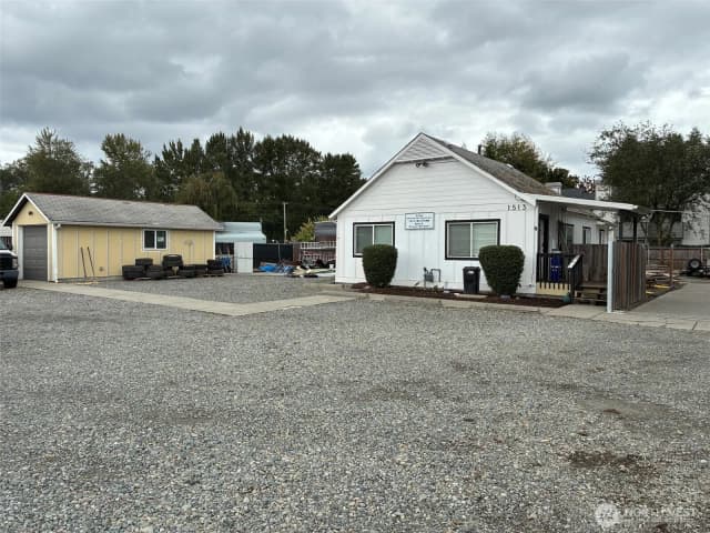 Property photo for 1513 Nw 18th St, Puyallup photo 3