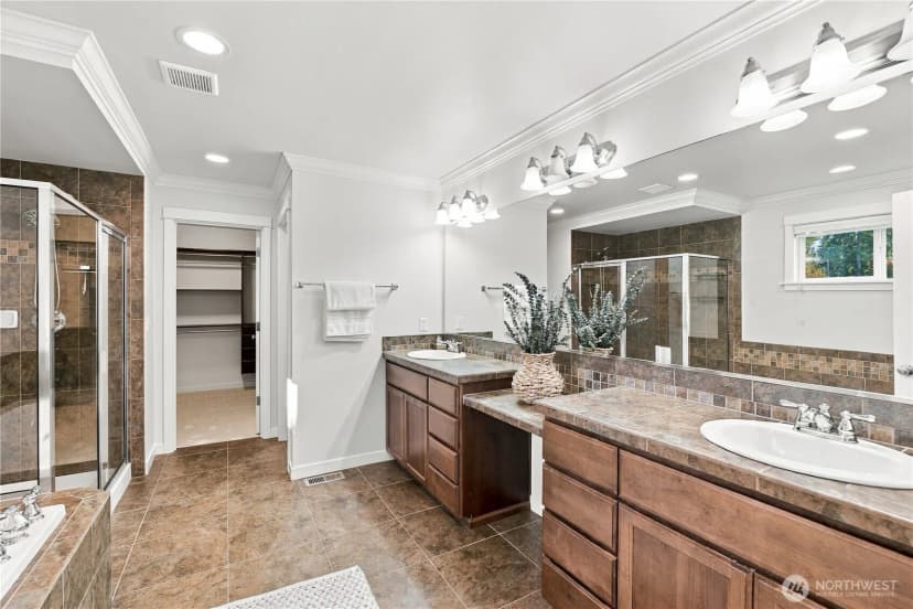 Property photo for 2103 Ne 177th Street, Shoreline photo 20