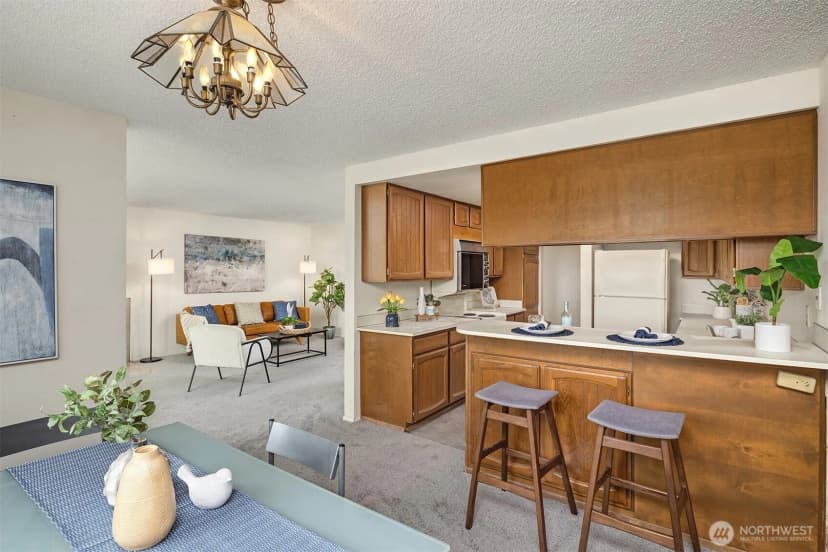 Property photo for 9710 5th Avenue Ne #503, Seattle photo 13