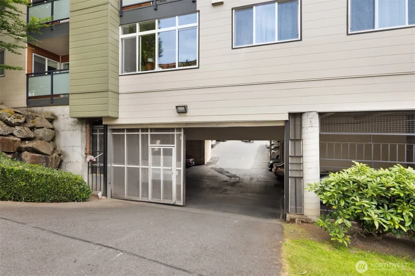 Property photo for 9710 5th Avenue Ne #503, Seattle photo 25