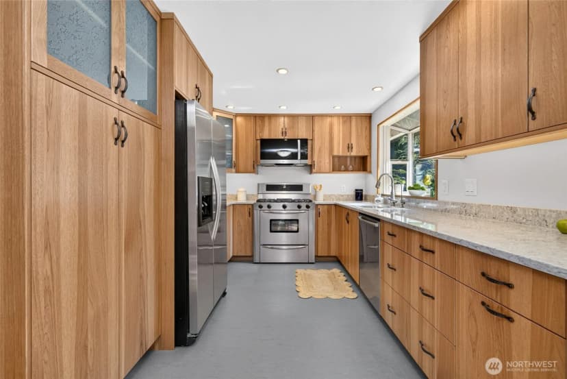 Property photo for 6 156th Place Sw, Bothell photo 13