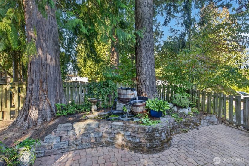 Property photo for 6 156th Place Sw, Bothell photo 4