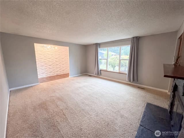 Property photo for 7022 160th Street Court E, Puyallup photo 3