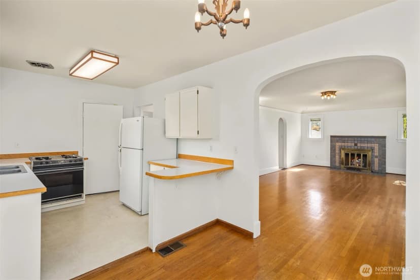 Property photo for 3838 38th Avenue S, Seattle photo 8
