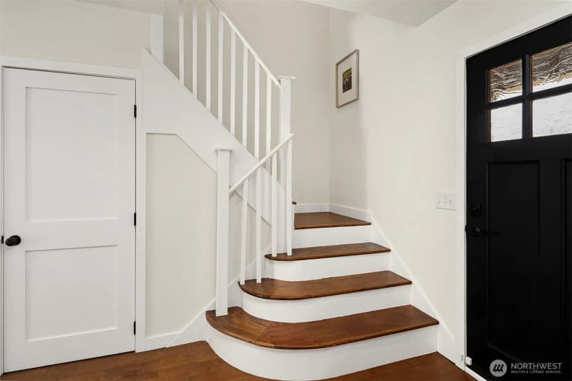 Property photo for 906 29th Avenue, Seattle photo 12