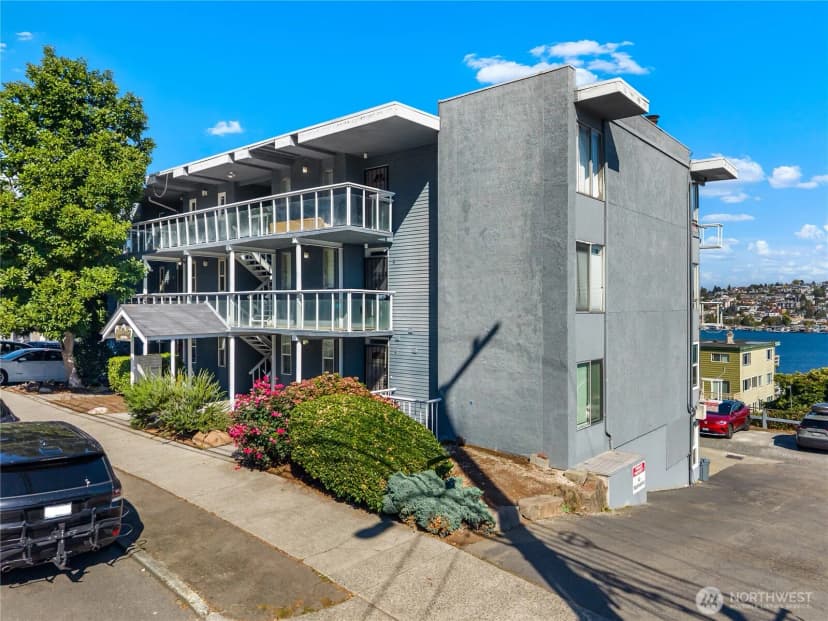 Property photo for 1758 Dexter Avenue N #5, Seattle photo 29