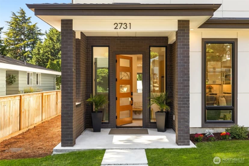 Property photo for 2731 50th Avenue Sw, Seattle photo 2