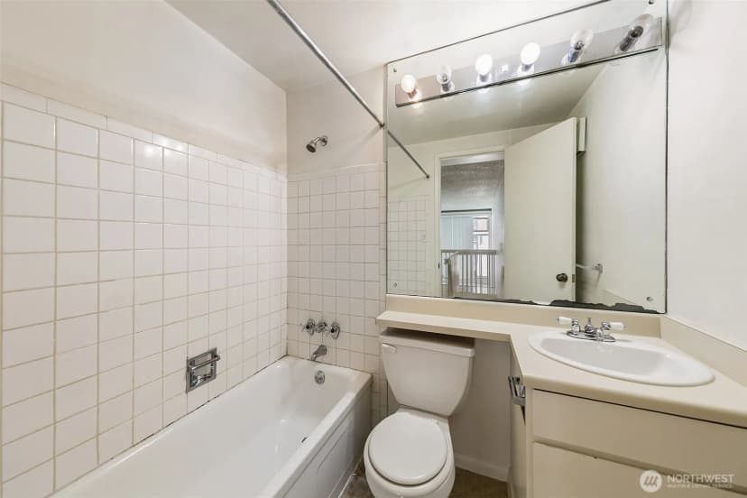 Property photo for 1000 Union Street #412, Seattle photo 12