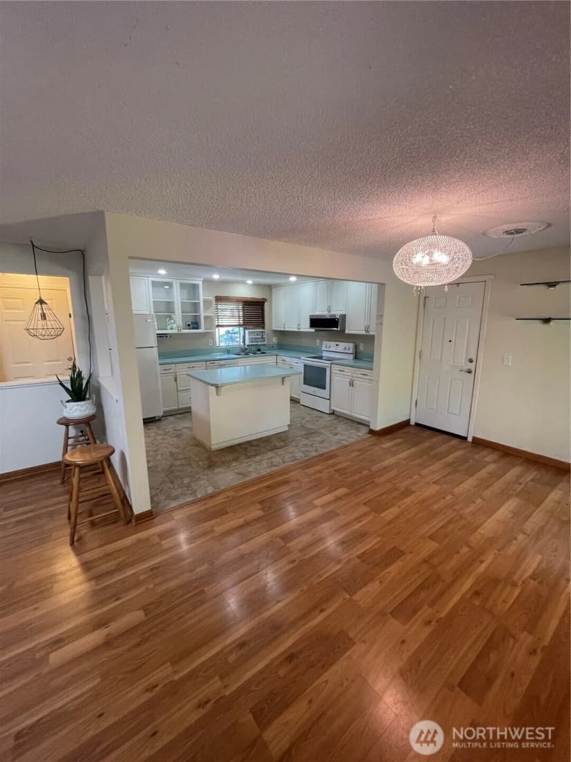 Property photo for 32508 44th Avenue S, Federal Way photo 3