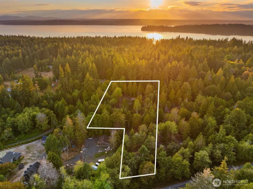 Property photo for 14245 Pita Lane Ne #b, Bainbridge Island photo 4