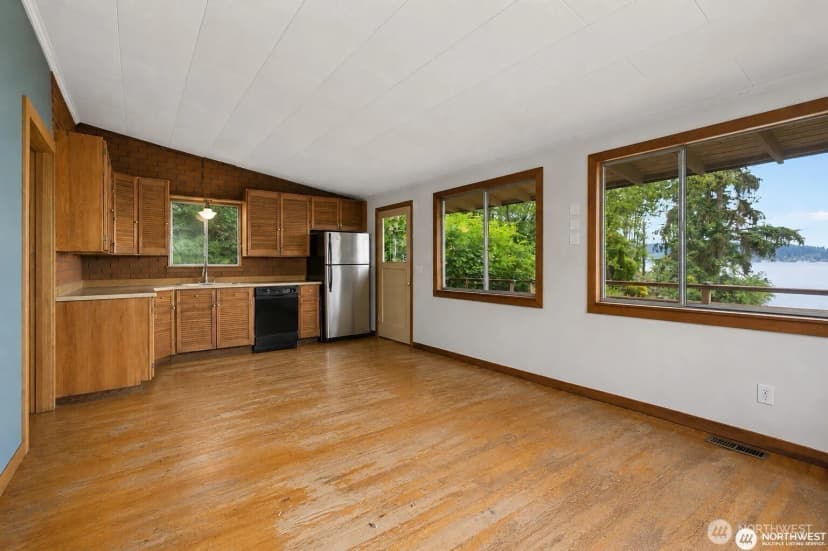 Property photo for 14238 41st Avenue Ne, Seattle photo 24