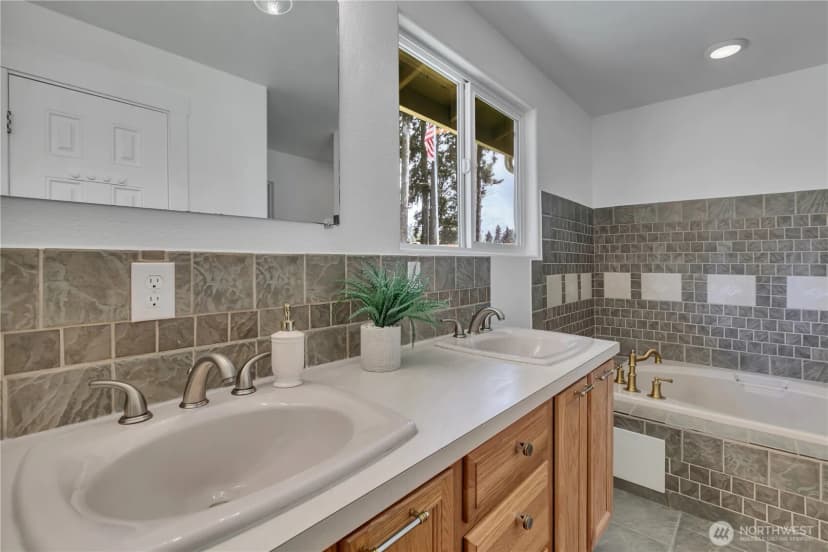 Property photo for 12601 105th Avenue Ct E, Puyallup photo 22