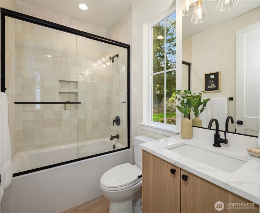 Property photo for 11810 Ne 103rd Place, Kirkland photo 13