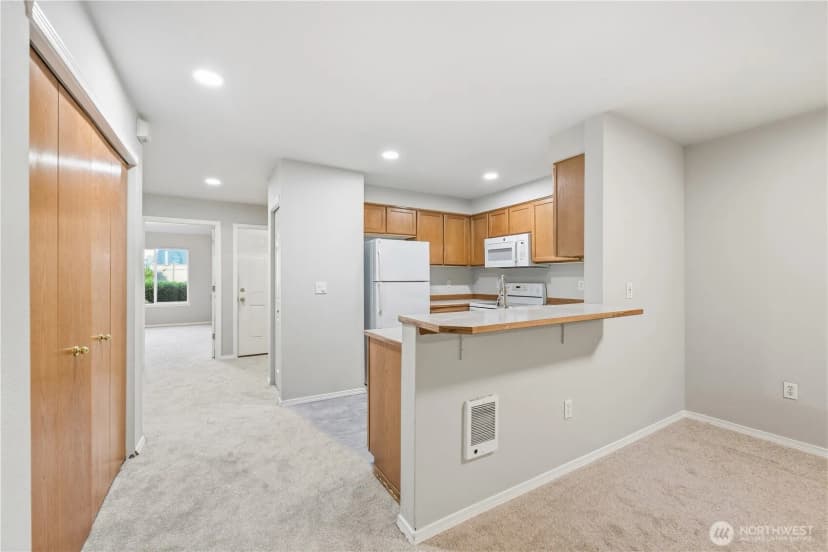 Property photo for 11421 8th Avenue W #aa102, Everett photo 10