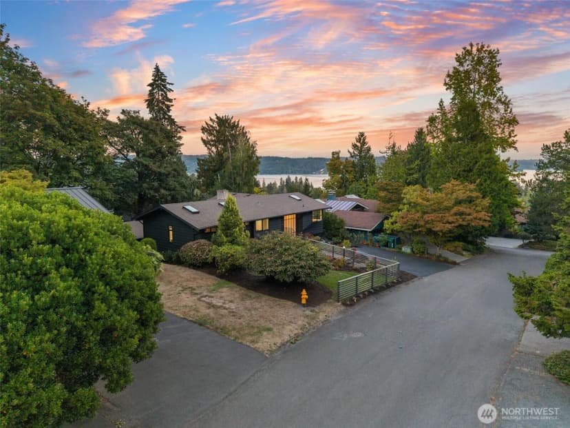 Property photo for 4234 Ne 89th Street, Seattle photo 2