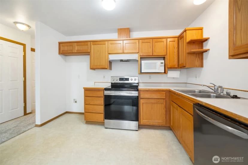 Property photo for 3617 186th Place Ne #4b, Arlington photo 9