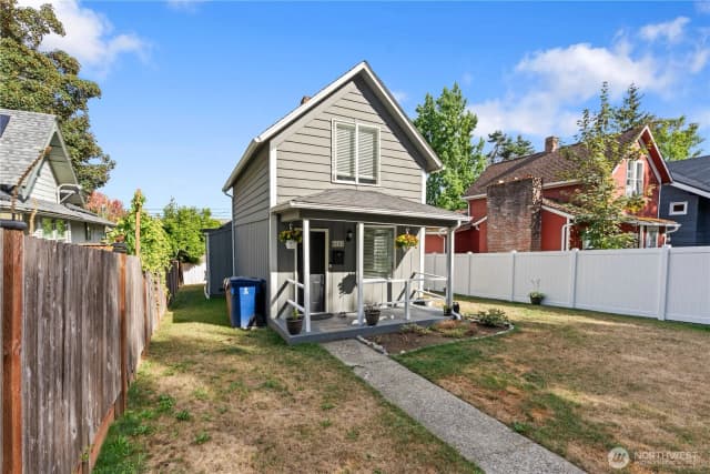 Property photo for 4121 S J Street, Tacoma photo 2