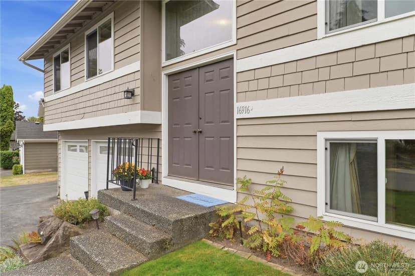 Property photo for 16916 29th Drive Se, Bothell photo 2