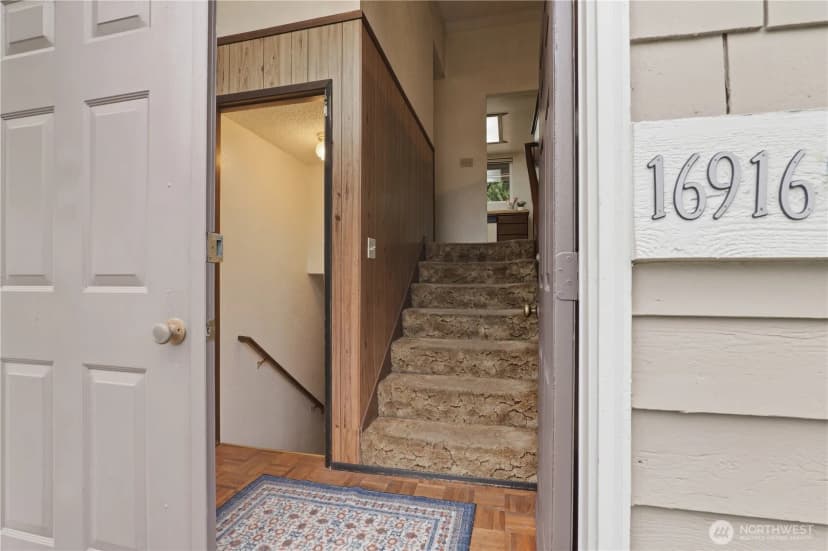 Property photo for 16916 29th Drive Se, Bothell photo 3