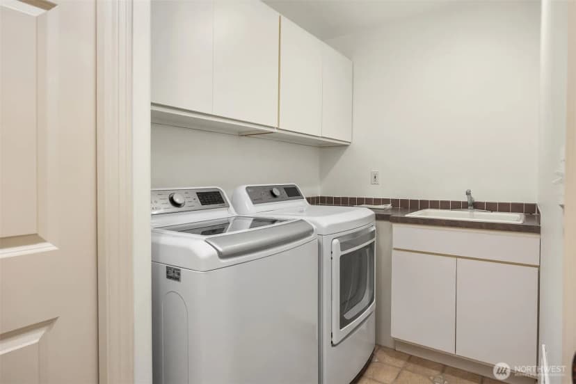 Property photo for 4963 162nd Place Se, Bellevue photo 18