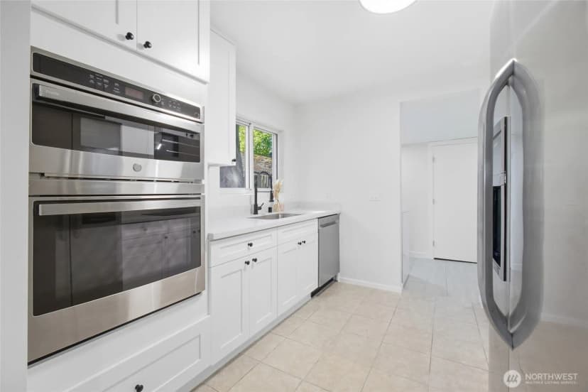Property photo for 12243 16th Avenue S, Seattle photo 10