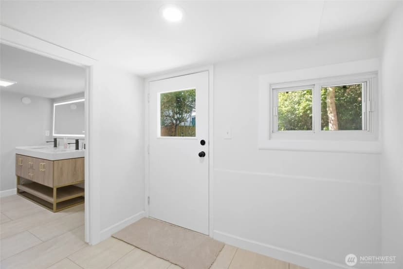 Property photo for 12243 16th Avenue S, Seattle photo 18
