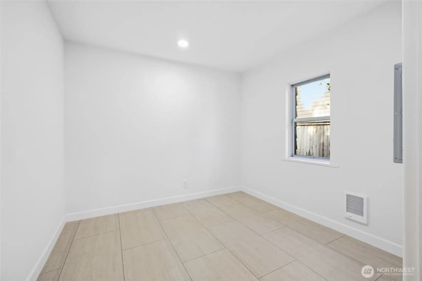 Property photo for 12243 16th Avenue S, Seattle photo 17
